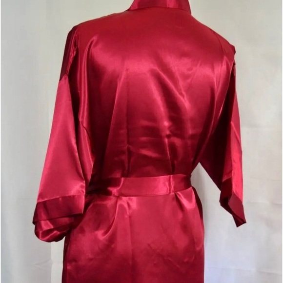 NWOT Unbranded  Red Silky Satin Belt Kimono Sleeves Pockets Robe, M, NEW - Picture 4 of 6